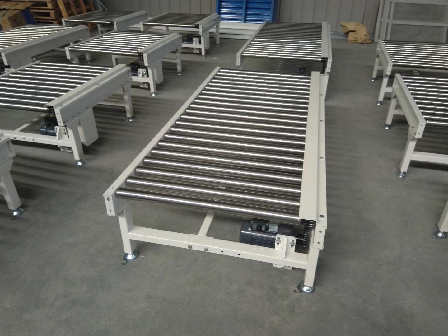 滾筒輸送機(jī)，青島樂途行工業(yè)設(shè)備有限公司